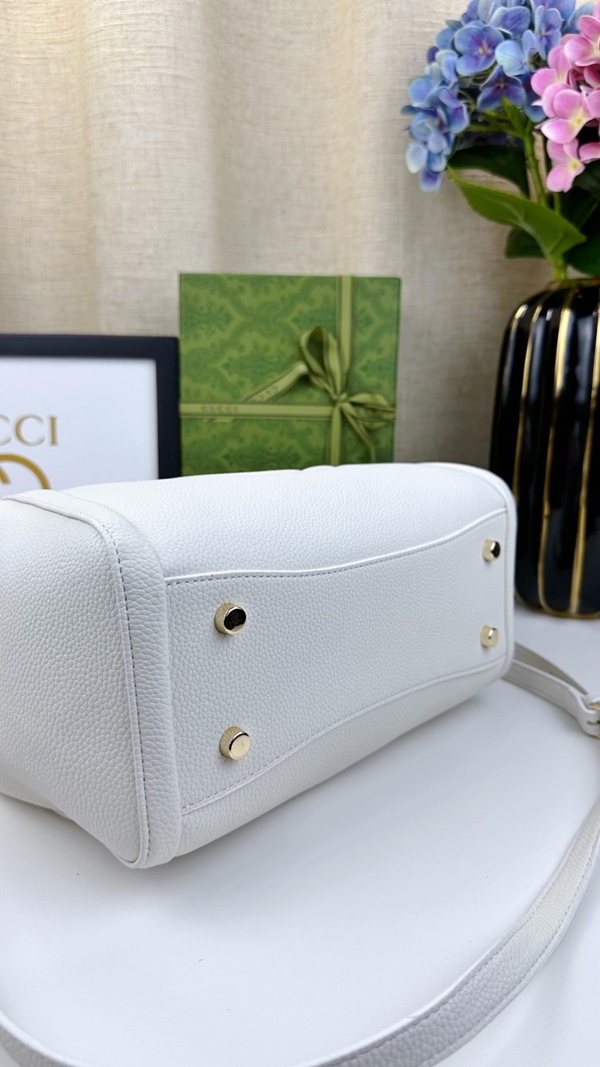 激安グッチバッグコピー角部分ディテール